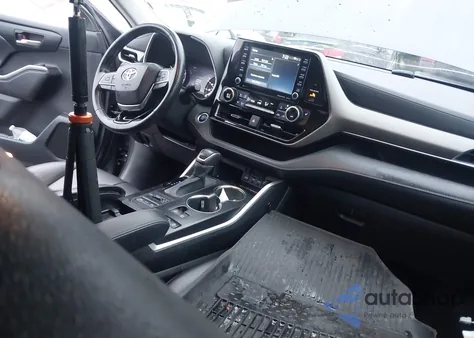 2021 Toyota Highlander Xle z USA, uszkodzony, nr VIN 5TDGZRBH2MS530789